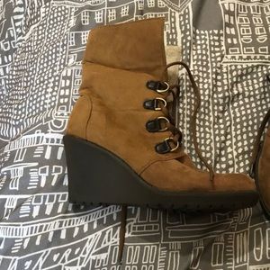 Size 8 women’s Heel Boots
